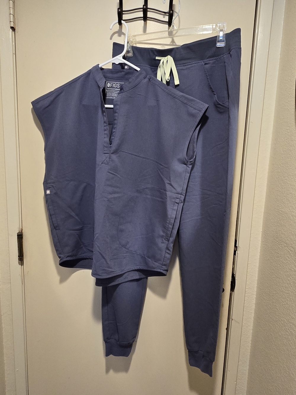 FIGS Womens Scrub Jogger Set with Light Drawstring
